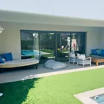 Bassina Avec Piscine Біарріц