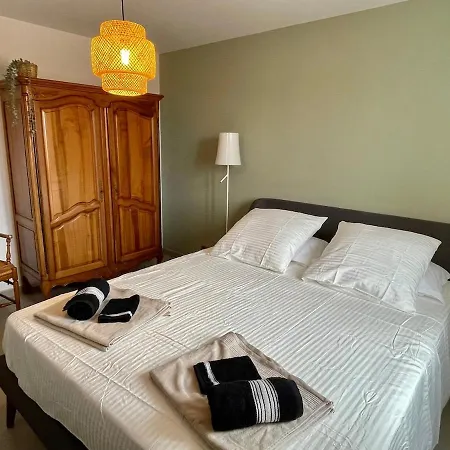 Bassina Avec Piscine Holiday home